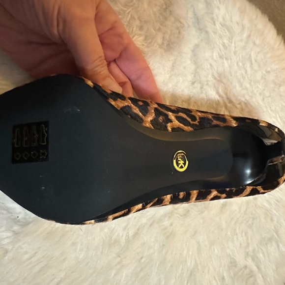 Michael Kors size 11 high heels - Picture 3 of 3